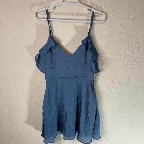 SUPERDOWN Jeanie Flutter Sleeve Dress in Dusty Blue - Picture 4 of 15